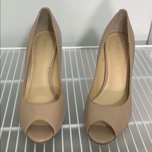 Nude peep toe pumps